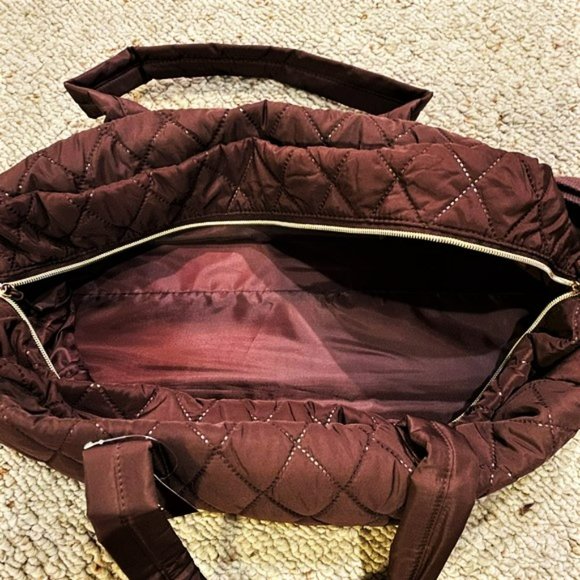 NWT ULTA Mulberry Purple Packable Puffer Duffle Bag - Picture 3 of 11